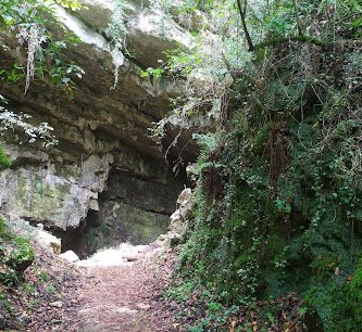 Cueva El Pendo