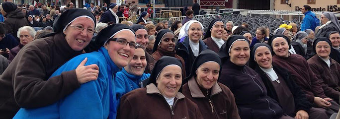 Esclavas Carmelitas de la Sagrada Familia
